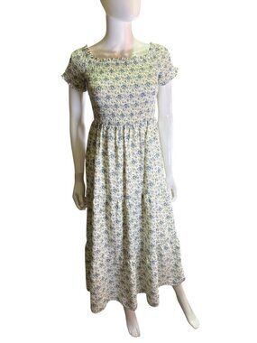 Entro Womens Floral Smocked Midi Dress Short Sleeves Blue & White Size M EUC
